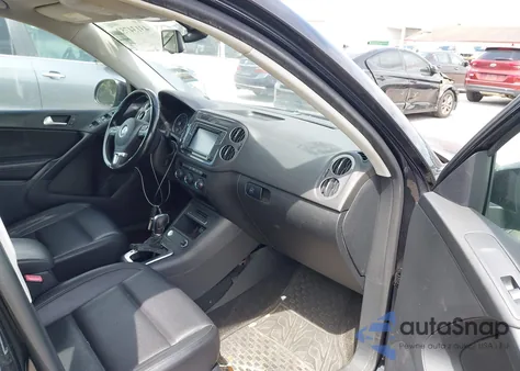 2017 Volkswagen Tiguan 2.0T/2.0T S z USA, uszkodzony, nr VIN WVGBV7AX5HK009769